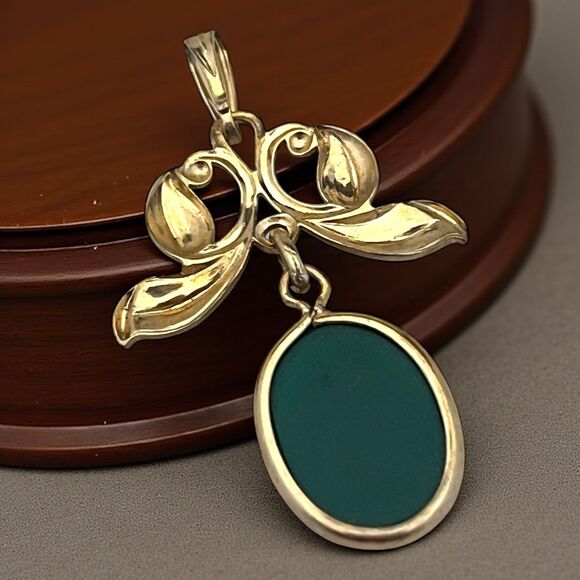 Vintage 1950s Art Nouveau Revival Pendant Green Cabochon Gold Filled - 7S - Picture 2 of 5